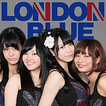 LONDON BLUE 左からMIDORI・MISAKI・AKANE・HIKARI