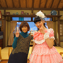 松本伊代(左)・前島亜美(右)