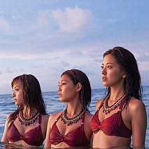 ミスマリ(左から大浦育子、小柳歩、美月)