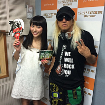 左から宮﨑理奈(SUPER☆GiRLS)・DJ KOO