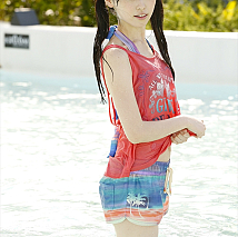 福原遥ファースト写真集『はるか』より (C)学研教育出版