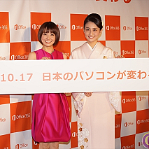 小林麻耶(左)・小林麻央(右)