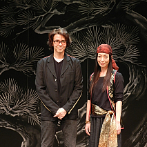 横内謙介(右)・有森也実(右)