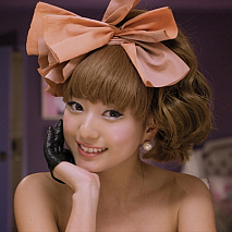 Chiaki(AAA)♡Chika「Charming Kiss」Music Videoより