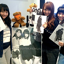 SUPER☆GiRLS 左から渡邉幸愛・志村理佳・田中美麗