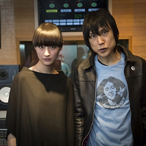 シシド・カフカ(左)・甲本ヒロト(右)
