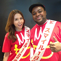 May J.(左)・クリス・ハート(右)