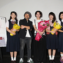 「東京無国籍少女」初日舞台挨拶