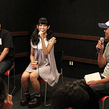 田中紘治氏(左)、柳沢あやの(中)、山村哲也氏(右)