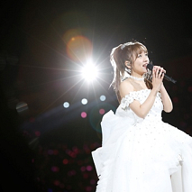 『高橋みなみ卒業コンサート』より　(C)AKS