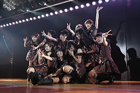AKB48 (C)AKS
