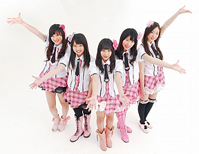 北斗夢学院♡桜組　左より みーちゃん、れいちん、もえたん、あっちん、もみみ。