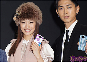 上戸彩(左)　松田翔太(右)