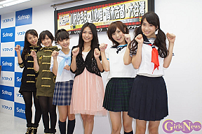 左からHINA(Tomato n' Pine)・WADA(Tomato n' Pine)・小池唯・川村ゆきえ・高木古都・大谷澪