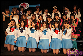 前列左からTokyo Cheer2 Party(平井杏奈・澤美帆・中西悠綺・須永留奈・澤翔子・大津美咲)。中列左からバニラビーンズ(レナ・リサ)、THE ポッシボー(諸塚香奈実・岡田ロビン翔子・橋本愛奈)、AeLL.(西恵利香・篠崎愛・石條遥梨・鷹那空実)。後列左から腐男塾(赤園虎次郎)、小桃音まい、制服向上委員会(京本百加・宮野愛沙・小川杏奈・香取優花・斎藤美輝)。