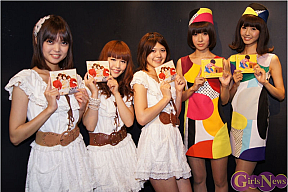 左からNegicco(Kaede・Nao☆・Megu)・バニラビーンズ(レナ・リサ)