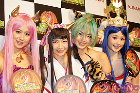 ミスマガジン2011 左から衛藤美彩・綾乃美花・秋月三佳・朝倉由舞