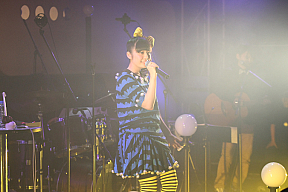 南波志帆　(C) ポニーキャニオン