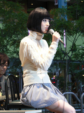 栗山千明 シングル「月夜の肖像」発売記念イベント　※提供写真