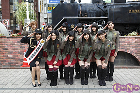 愛宕警察署の「110番の日」のイベントに登場したアイドリング!!!のメンバー (C) ポニーキャニオン