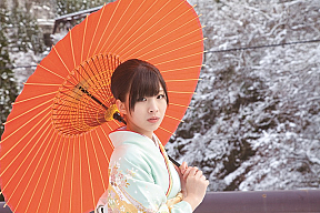 岩佐美咲 (C) 徳間ジャパンコミュニケーションズ