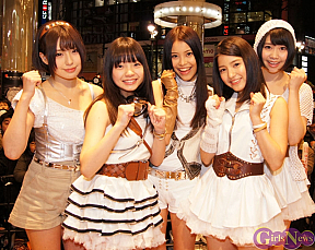 9nine 左から佐武宇綺・村田寛奈・吉井香奈恵・川島海荷・西脇彩華