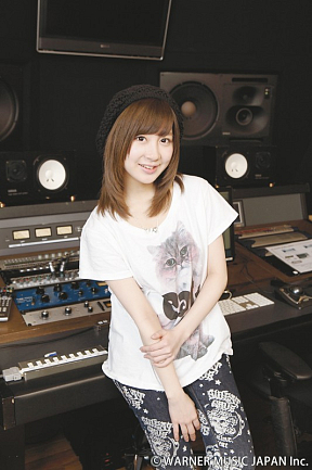 小野恵令奈 (C) ワーナーミュージック・ジャパン