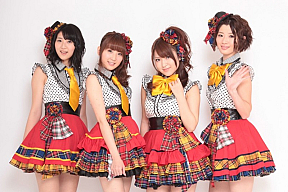 左から仲谷明香、中田ちさと、内田眞由美、田名部生来