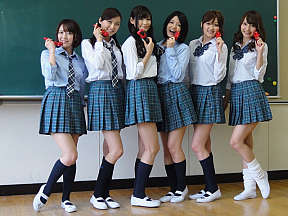 左から浅倉結希・右手愛美・渡部優衣・古崎瞳・鹿谷弥生・渕上彩夏