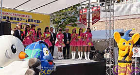 「6・26国際麻薬乱用撲滅デー」都民の集いに出席した アイドルグループのぱすぽ☆