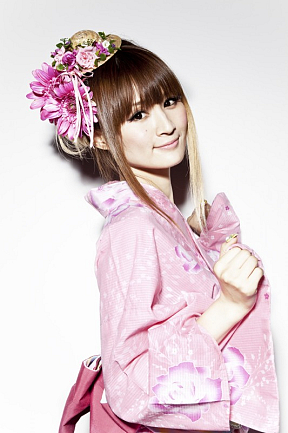 小林ゆう 落語CD「モエオチ」アー写 (C) 徳間ジャパンコミュニケーションズ