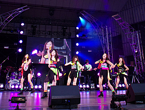 東京女子流 (C) avex