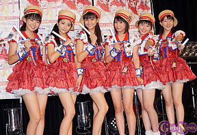 スマイレージ 左から勝田里奈・田村芽実・和田彩花・福田花音・竹内朱莉・中西香菜