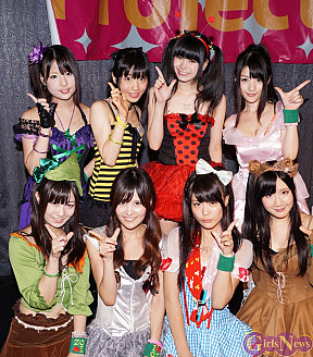 OZ 左上から小柳朋恵・桜雪・澤田リサ・神谷えりな、左下から新矢皐月・佐倉梨杏・川村虹花・日向夕奈