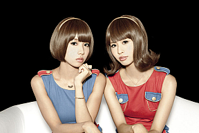 バニラビーンズ 左からレナ・リサ (C) T-Palette Records
