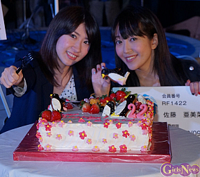 石田晴香(左)・佐藤亜美菜(右)