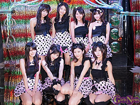 リンクス(後列左から大友波瑠・谷中唯彩・佐藤ありさ・彩川ひなの、前列左からさいとう光恵・小野美紅・千明芸夢・石川みさと)