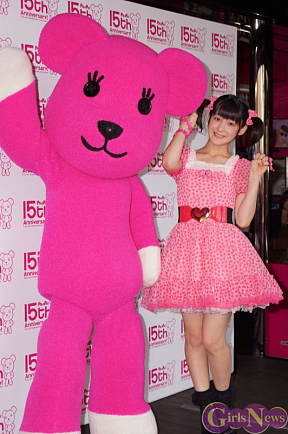 モモ(左)・嗣永桃子(右)