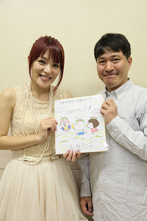 今井絵理子(左) あきやまただし(右)