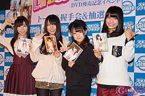 LinQ 左から姫崎愛未・桃咲まゆ・高木悠未・天野なつ