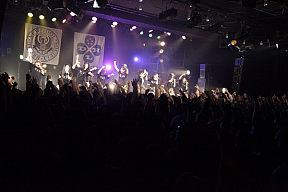 BiSとDorothy Little Happyの『GET YOU』