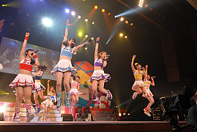 SUPER☆GiRLS Live Tour 2013～Celebration～初日 (C) avex