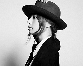 高杉さと美 アー写