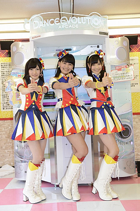 お台場合衆国イベント 岡田奈々・小嶋真子・西野未姫 (C)AKS