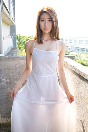 児玉菜々子 DVD「見つめて欲しい」より