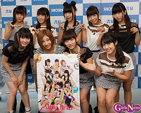 Cheeky Parade（後列左から小鷹狩百花・永井日菜・溝呂木世蘭・渡辺亜紗美・島崎莉乃、前列左から鈴木友梨耶・鈴木真梨耶・関根優那・山本真凜）
