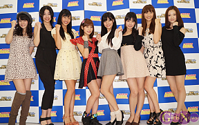 左から池田裕子・粕谷奈美・小林かれん・仙石みなみ・高崎聖子・とっきー・中村一・葉月ゆめ