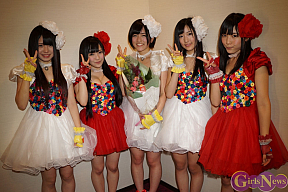 ぱー研！に新加入した星野愛実(中央)