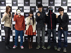 竹達彩奈(左から3番目)