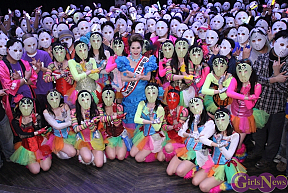 デヴィ夫人 仮面女子応援団長就任イベントより